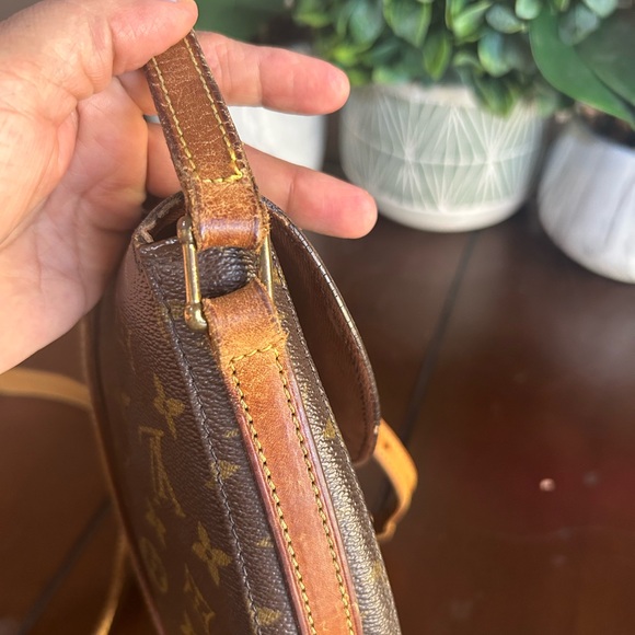 Louis Vuitton Chantilly crossbody EUC - Picture 13 of 14